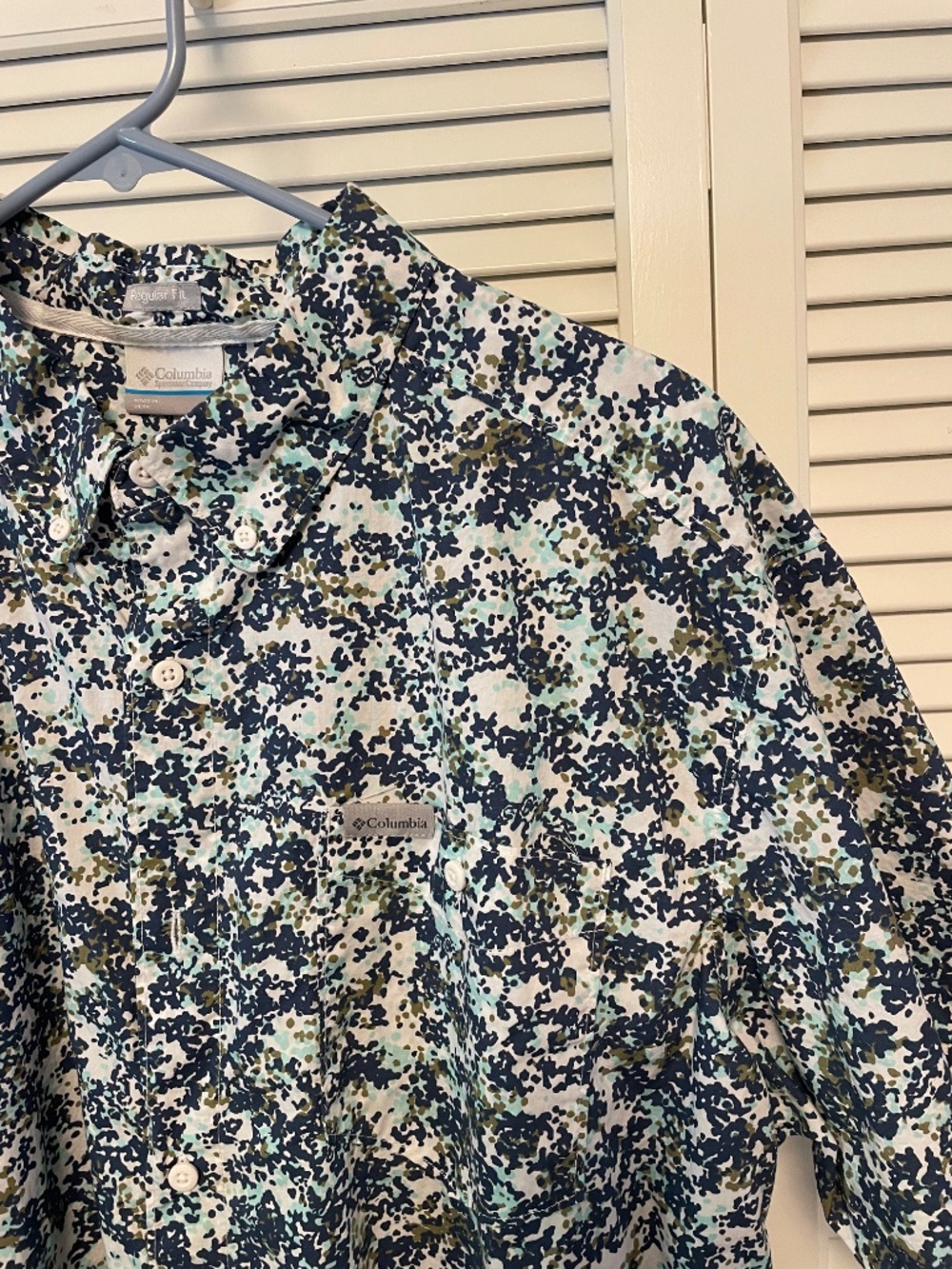 Men’s Sports Shirt XL - Picture 2 of 9